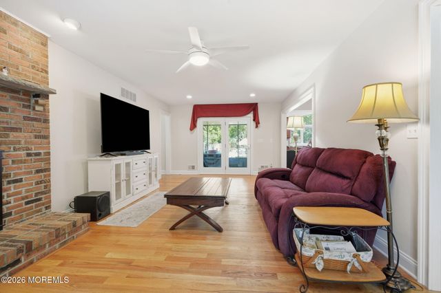 10 Harmony Hill Court, Jackson, NJ 08527