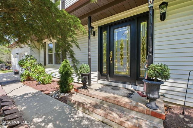 10 Harmony Hill Court, Jackson, NJ 08527