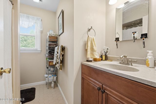 10 Harmony Hill Court, Jackson, NJ 08527