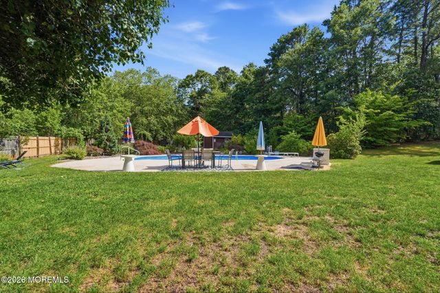 10 Harmony Hill Court, Jackson, NJ 08527