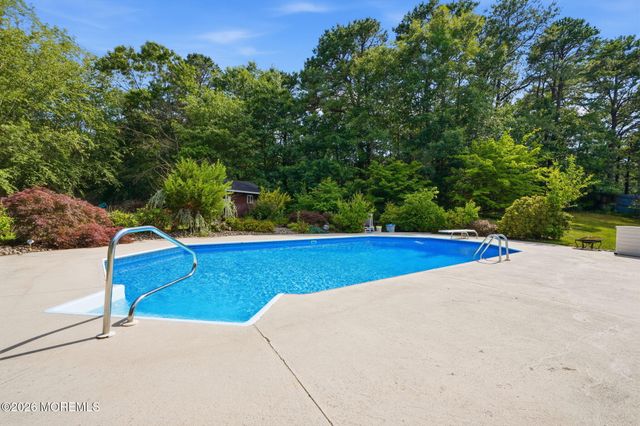10 Harmony Hill Court, Jackson, NJ 08527