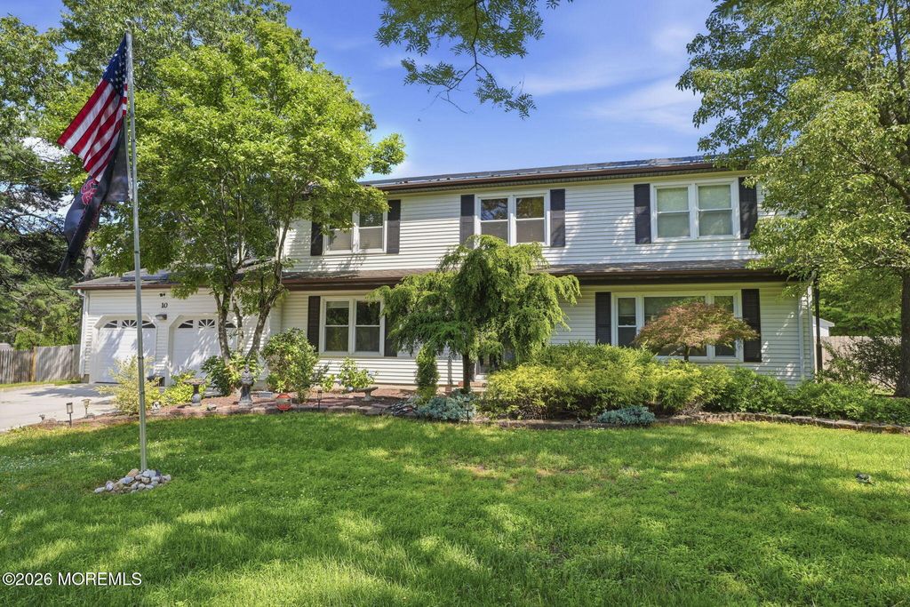 10 Harmony Hill Court, Jackson, NJ 08527