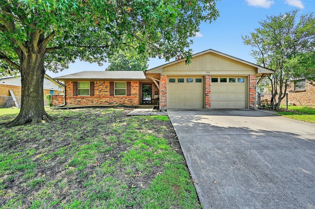 818 Patricia Drive, Sherman, TX 75090