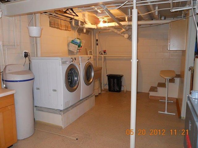 W2060 Kings LANE, East Troy, WI 53120