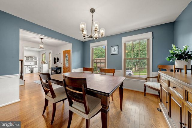 7409 SHADY PALM DR, Springfield, VA 22153