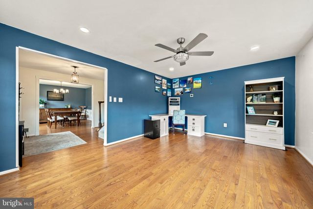 7409 SHADY PALM DR, Springfield, VA 22153
