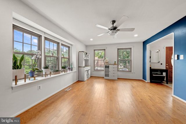7409 SHADY PALM DR, Springfield, VA 22153