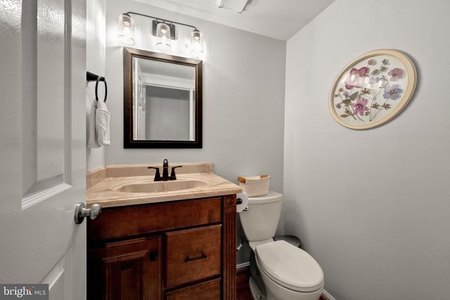 7409 SHADY PALM DR, Springfield, VA 22153
