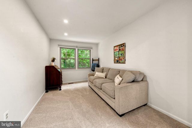 7409 SHADY PALM DR, Springfield, VA 22153
