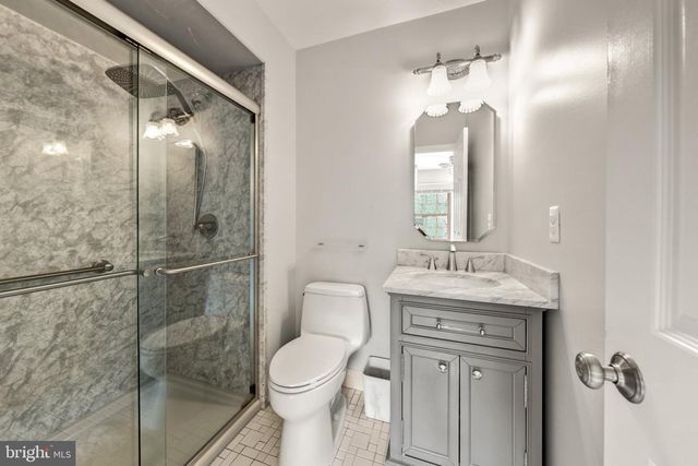 7409 SHADY PALM DR, Springfield, VA 22153