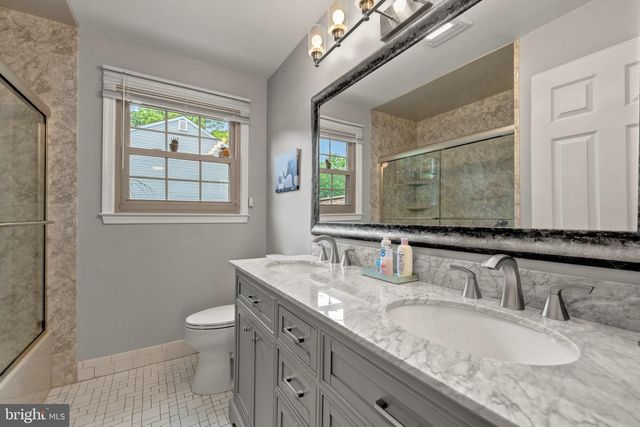 7409 SHADY PALM DR, Springfield, VA 22153