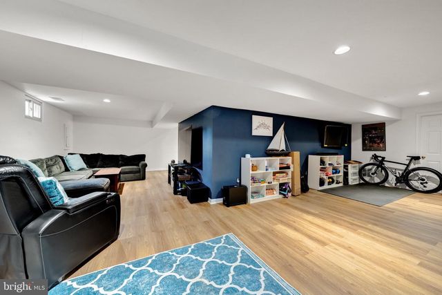 7409 SHADY PALM DR, Springfield, VA 22153