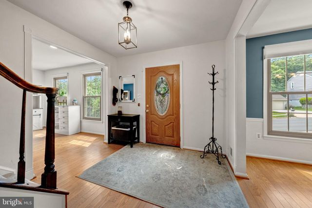 7409 SHADY PALM DR, Springfield, VA 22153