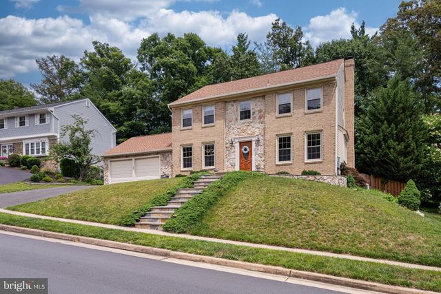 7409 SHADY PALM DR, Springfield, VA 22153