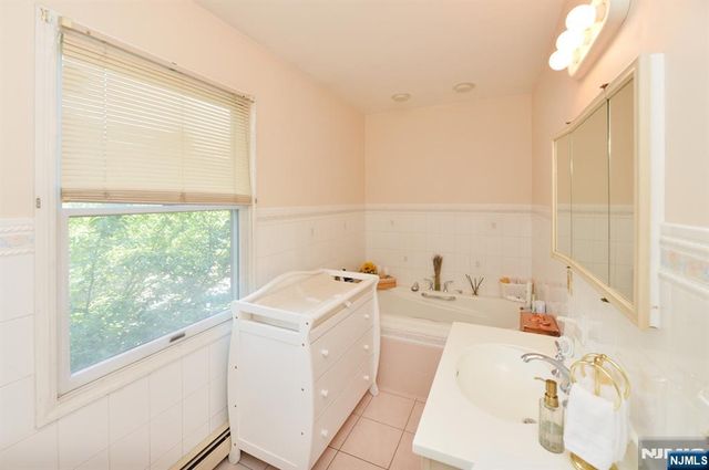 71 Ringwood Avenue, Pompton Lakes, NJ 07442