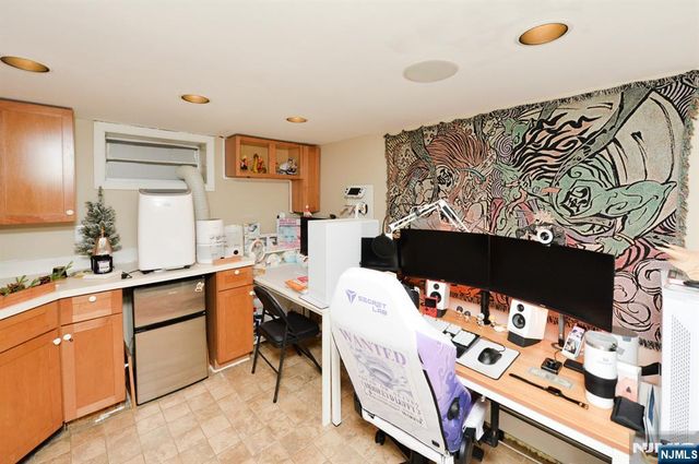 71 Ringwood Avenue, Pompton Lakes, NJ 07442