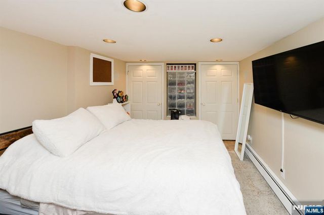 71 Ringwood Avenue, Pompton Lakes, NJ 07442
