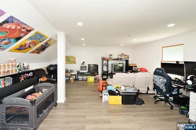 71 Ringwood Avenue, Pompton Lakes, NJ 07442