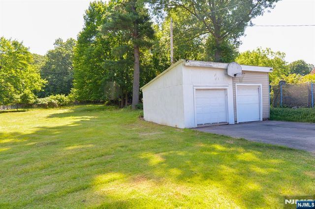 71 Ringwood Avenue, Pompton Lakes, NJ 07442