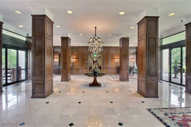 1 Bratenahl Place 604, Bratenahl, OH 44108