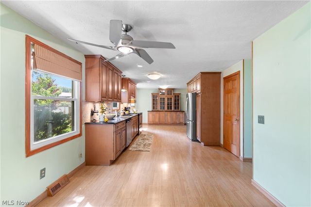 2329 Oak Point Drive, Akron, OH 44321