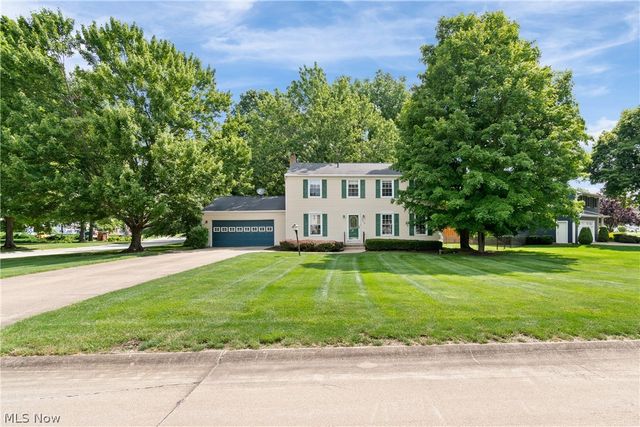 2329 Oak Point Drive, Akron, OH 44321