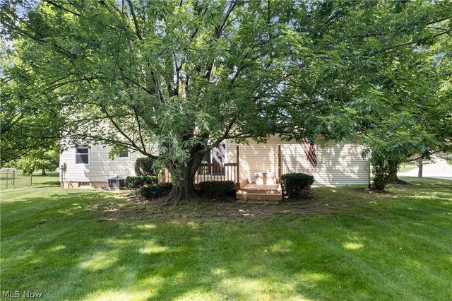 2329 Oak Point Drive, Akron, OH 44321