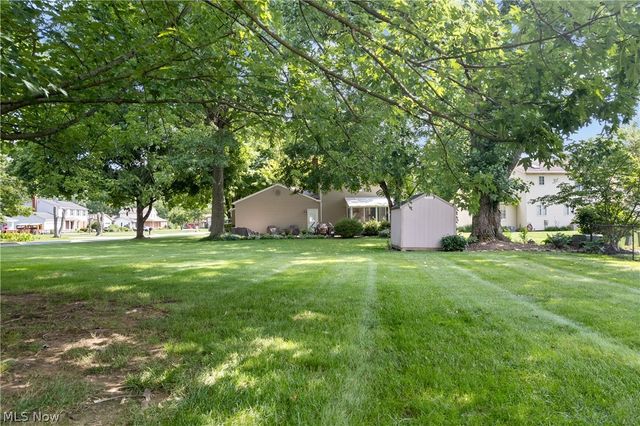 2329 Oak Point Drive, Akron, OH 44321