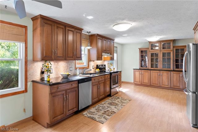 2329 Oak Point Drive, Akron, OH 44321