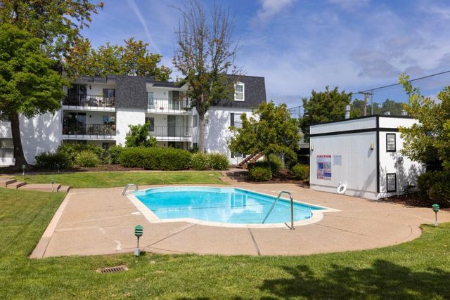 1915 Mount Vernon Court 15, Mountain View, CA 94040