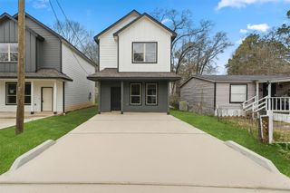 8687 Sassafras Street, Willis, TX 77318
