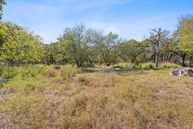 230 Fm 1185, Lockhart, TX 78644