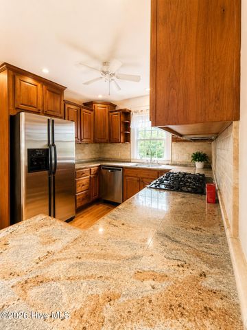 375 E Maine Avenue, Southern Pines, NC 28387
