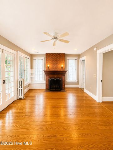 375 E Maine Avenue, Southern Pines, NC 28387