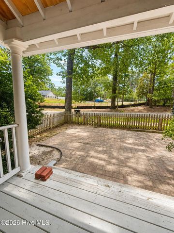 375 E Maine Avenue, Southern Pines, NC 28387