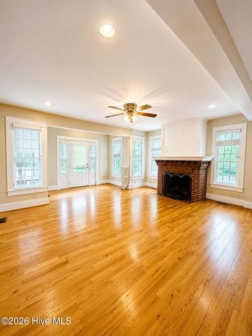 375 E Maine Avenue, Southern Pines, NC 28387