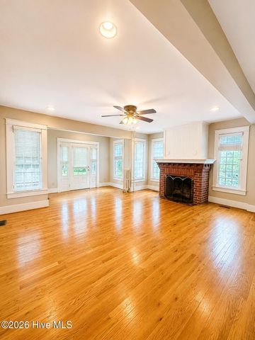 375 E Maine Avenue, Southern Pines, NC 28387
