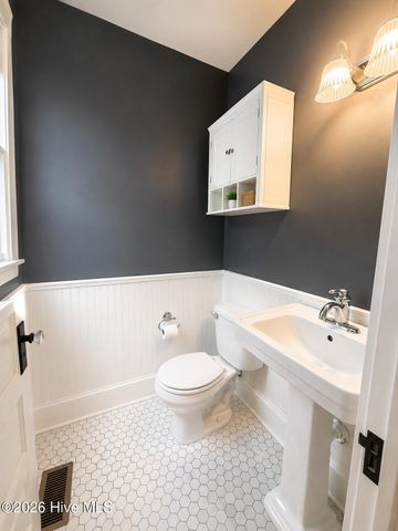 375 E Maine Avenue, Southern Pines, NC 28387