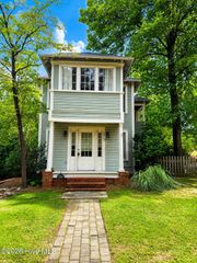 375 E Maine Avenue, Southern Pines, NC 28387