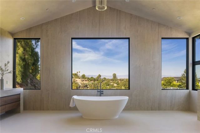 24255 BRIDLE TRAIL Road, Hidden Hills, CA 91302