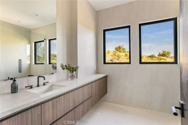 24255 BRIDLE TRAIL Road, Hidden Hills, CA 91302