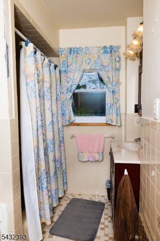 21 Witherspoon St, Nutley Twp., NJ 07110