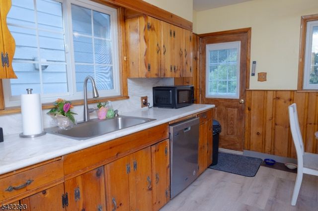 21 Witherspoon St, Nutley Twp., NJ 07110