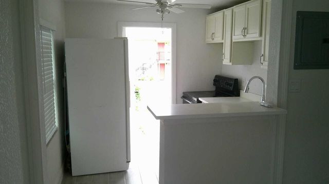 900 W 9th Street, Riviera Beach, FL 33404