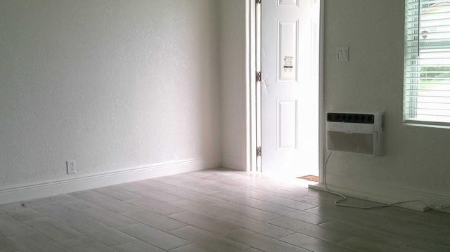 900 W 9th Street, Riviera Beach, FL 33404