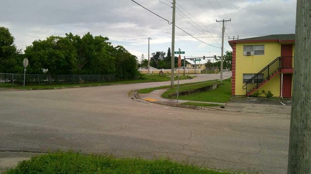 900 W 9th Street, Riviera Beach, FL 33404