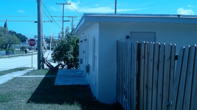 900 W 9th Street, Riviera Beach, FL 33404