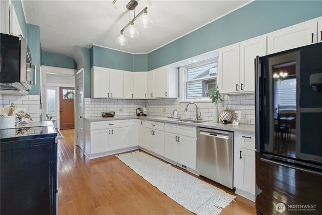 1031 N Steele Street, Tacoma, WA 98406