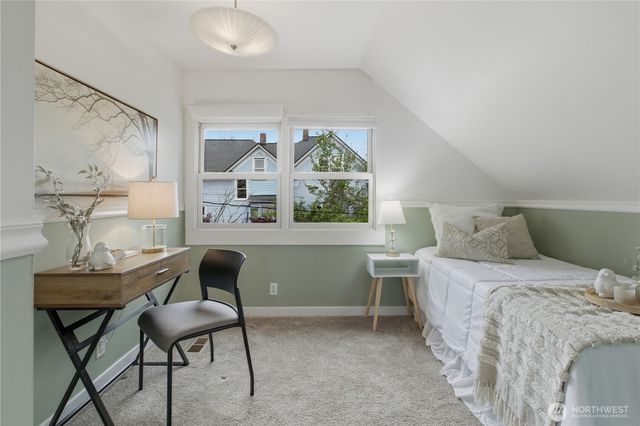 1031 N Steele Street, Tacoma, WA 98406