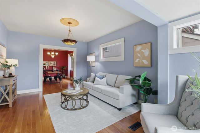 1031 N Steele Street, Tacoma, WA 98406